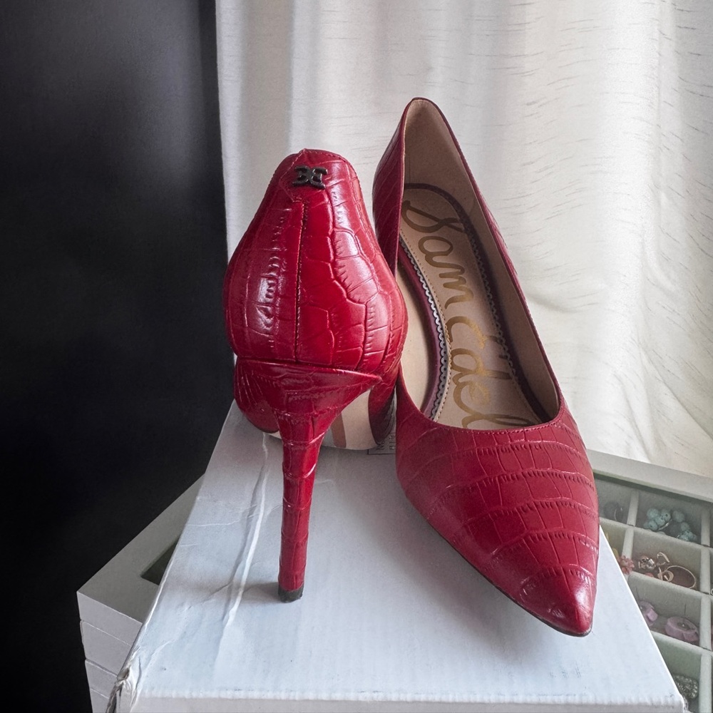 Sam Edelman Red Croc-Embossed Pointed Toe Stiletto Pumps - Picture 2 of 5